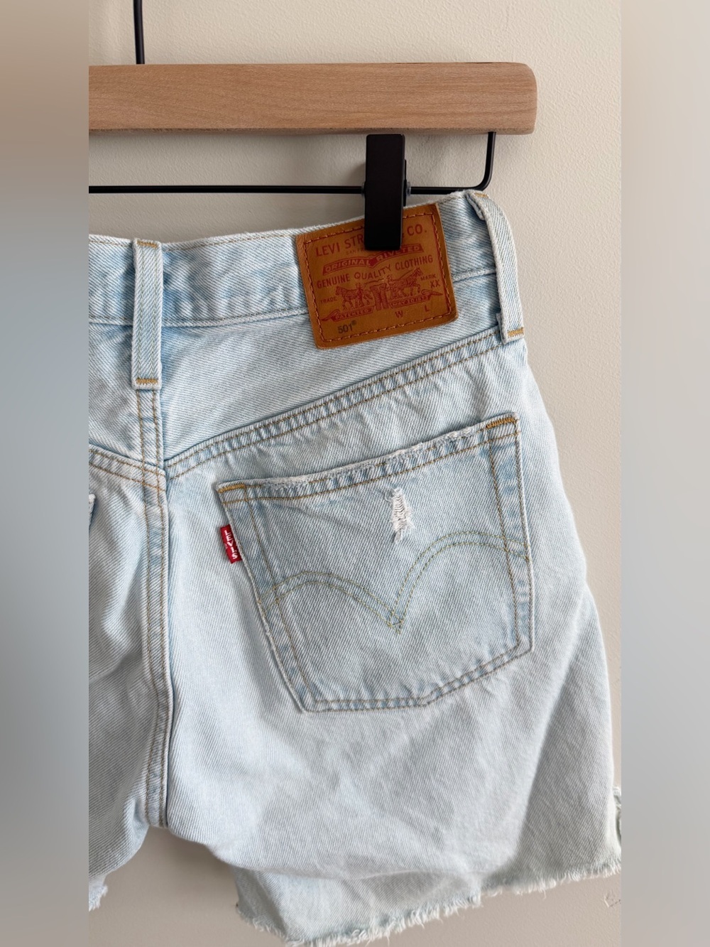 Levi’s 501 Mid Rise Shorts - Picture 4 of 5